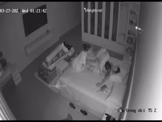吃瓜新料人性化的公司！辦公室後面居然有臥室兩個女員給老闆兼職 spo 技師？老闆按摩啪啪