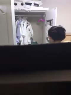 【真实偷拍】冒死偷拍隔壁小姐姐洗完澡电风扇吹逼