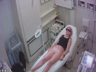 【硬核偷拍】醫學中心 女客戶全身脫毛