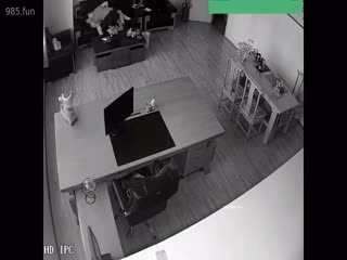 【三十如狼】河北某攝影店老闆娘在公司與2名男子長達兩年偷情記錄每次都是無套內射有生活照片太炸裂了_