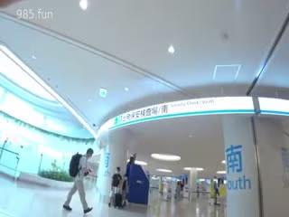 【戶外抄底】深圳真實尾隨一路跟蹤偷拍內褲小妹居然毫無察覺