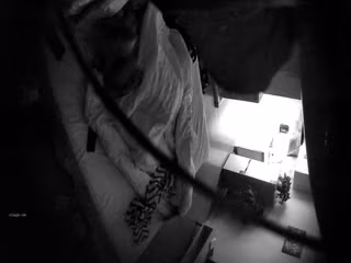 【賓館盜攝】精緻漂亮的高顏值豐滿美眉，被黃毛男友懷疑出軌後