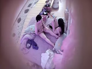 【賓館盜攝】美腿超美小仙女和男友逛街回來，就忍不住打炮！還沒打起來，妹子表情已很銷魂