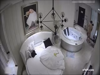 （高級酒店偷拍】漂亮美少婦跟男上司酒店偷情