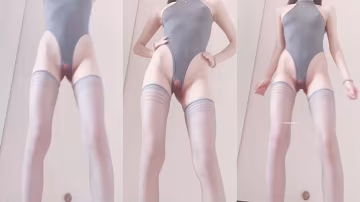 妹子還嫩的逼來看看