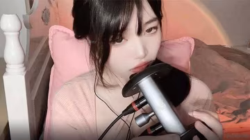ASMR網紅欲蘿表情魅惑小嘴舔耳哄你入睡