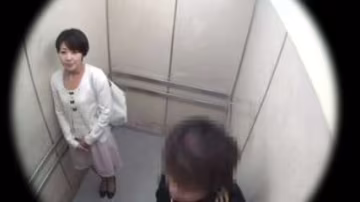 日本電梯強姦婦女啦
