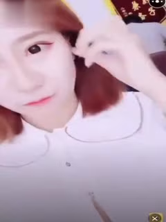 英語老師辦公室直播露奶男同事..