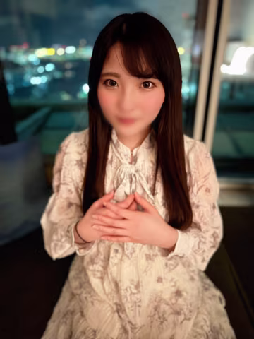 FC2PPV-3037413 【完全顏出し】【天真爛漫娘の初中出し?】純粋無垢な不思議ちゃんをホテルに..