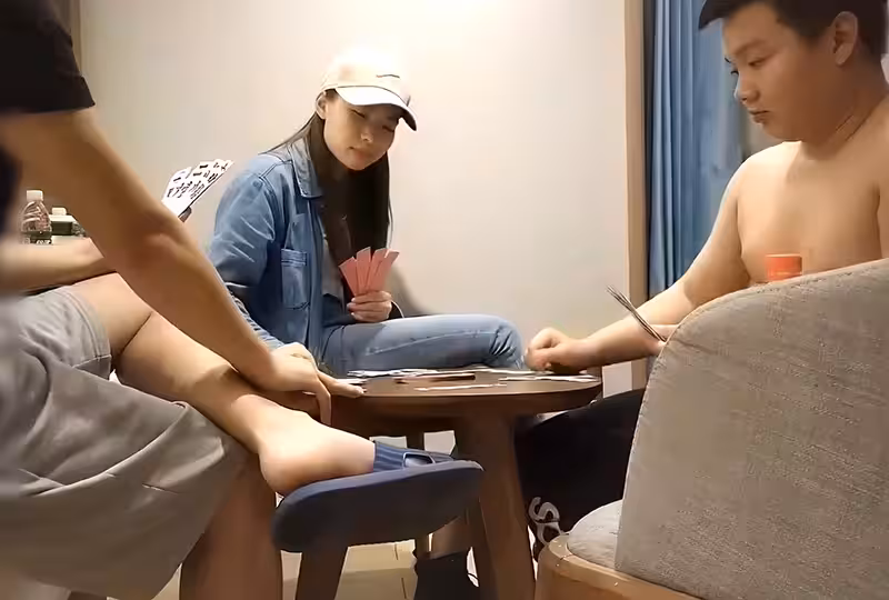 約老鄉好打牌完事啪啪的。！