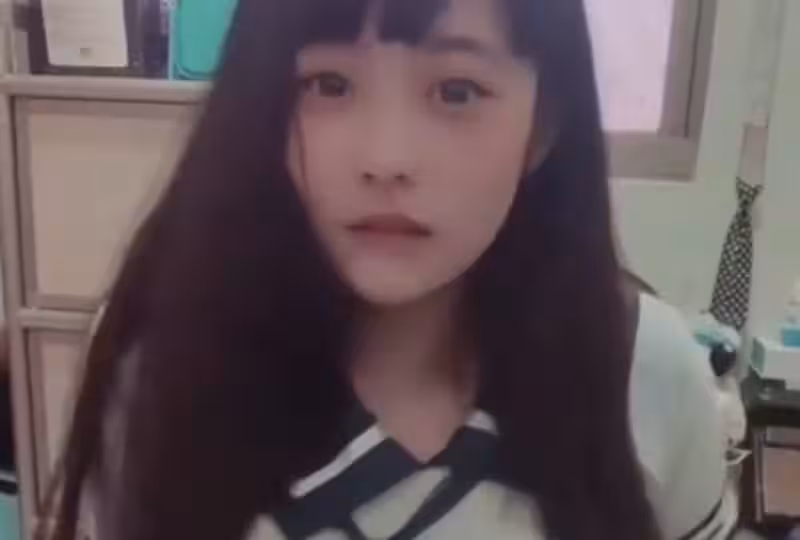 學長人家身體下面好熱的。！