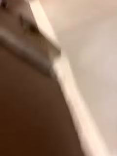 這女孩的聲音也太甜了，邊噓噓邊討論王者榮耀，安琪拉和小魯班 好搞笑哦