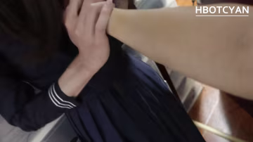 之前拍的一個視頻的片段優等生衣服下面藏著的是