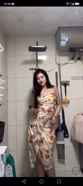 抖音 美女小姐姐直播 一不小心整顆都甩出來了 顏色很正很飽滿????