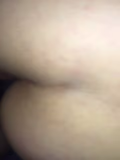网友投稿-身材苗条皮肤白皙的女友自拍，细腰翘臀后入插进粉嫩鲍鱼，附私拍27P.MOV