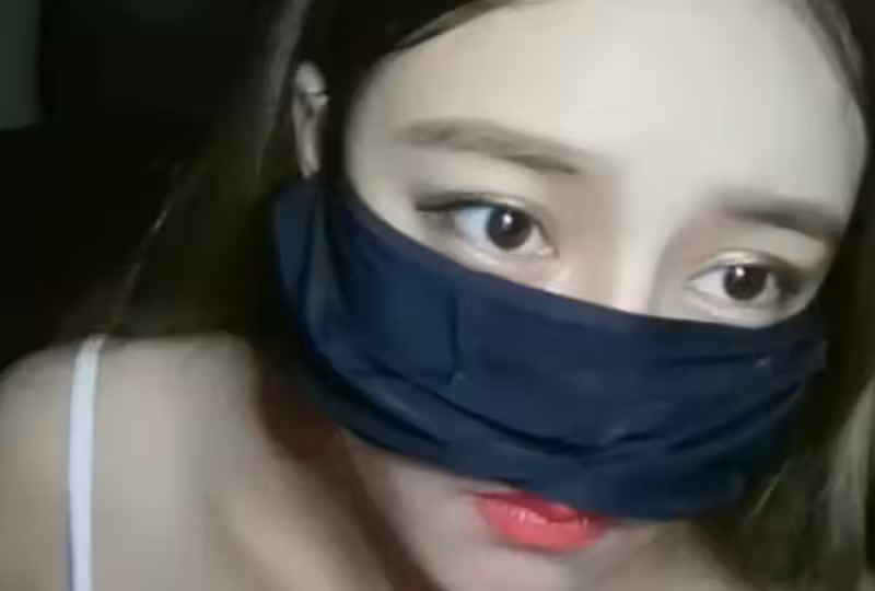 奶大膚白深夜裡的激情的。！