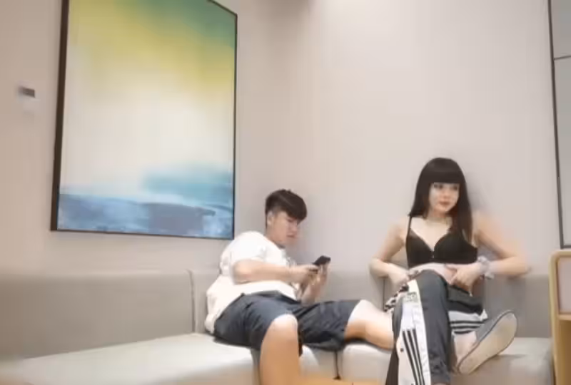 妹子口交上位呻吟嬌喘的。！