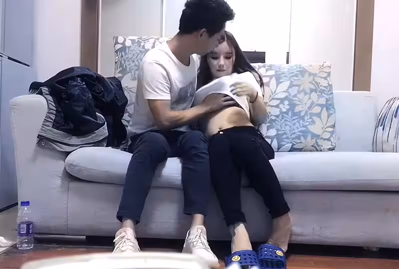 極品白衣大奶少婦啪啪撥開內褲摸逼口交後入的。！