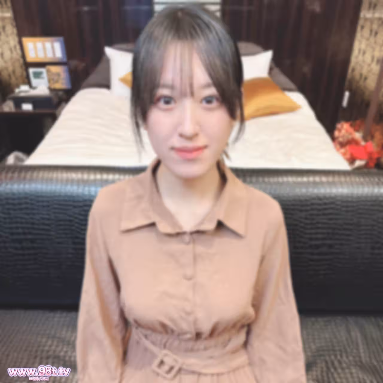 FC2PPV-4605182-【初撮り】カワイイ笑顏と里腹に強烈なマンコの締め付け