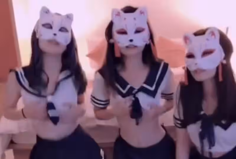 痴女學生妹們輪騎汁男的。！