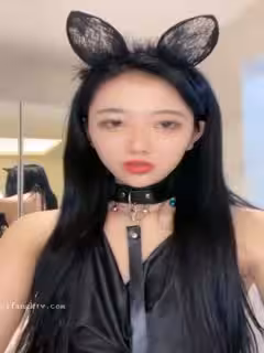 諾寶無敵：我性癮啦，想要的時候震動棒沒電了我靠，只能換跳蛋，塞進屄里，震得高潮臉上神奇很是享受！