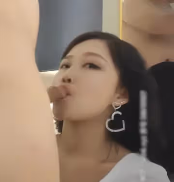 兼職瑜伽教練，這小舌頭真靈活