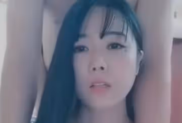 小盪妹兩根肉棒一起吃01