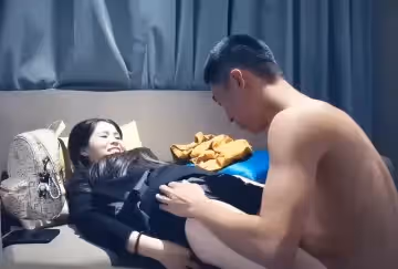 外圍小姐姐直呼好舒服，風騷水多激情啪啪很是誘惑