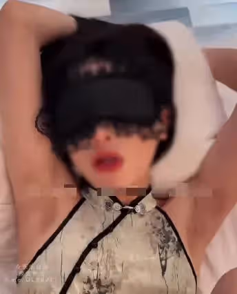 夜下名媛嬌妻化身淫妓交際花穿上旗袍對鏡後入