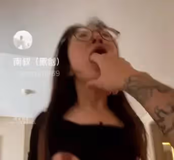 黑絲翹臀騷婦-南叔