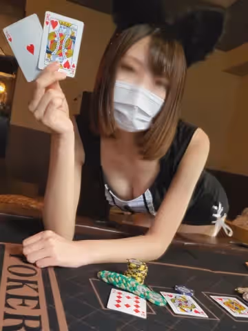 上帝風格的搖杆。在賭場打工後，暗中偷拍