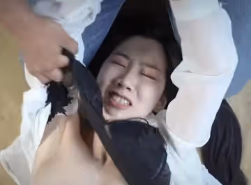 圍奸黑絲包臀裙收驗員女神被迷昏