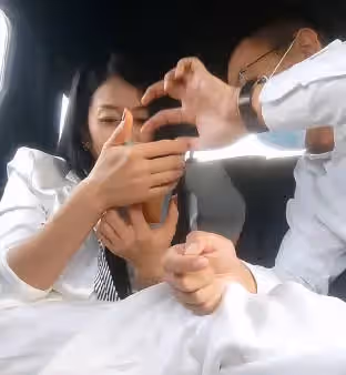 海角社區.北方白虎少婦姐姐車上口交足交女上位
