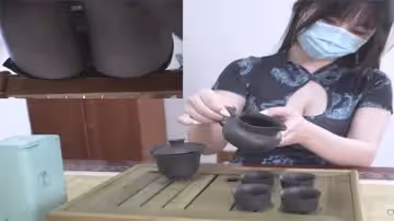 Onlyfans極品白虎網紅NANA：性感茶藝老師濕身誘惑