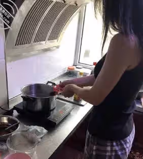 海角社區.下藥成功拿下超常發揮讓老姐高潮兩次