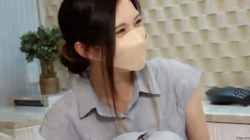 单身母亲！她真的是个诚实的女人，虽然很心痛，但还是让她和一个普通的中年男人发生了性关系。