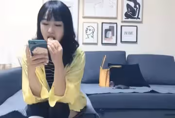 極品第2場甜美性感妹子穿上黑絲翹屁股掰穴站立後入猛操