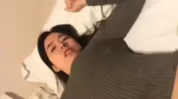 ntr兄弟的巨乳女友親口承認：被你操得騷水狂噴更爽！