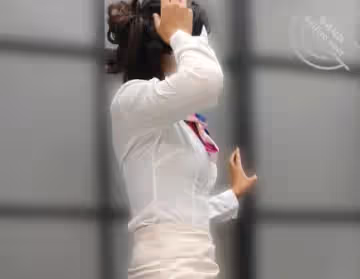 海角社區.周末還在家裡穿著工作服的媽媽