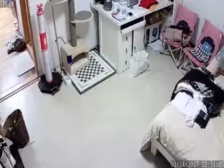 黑客破解家庭攝像頭監控喜歡用老婆化樁品的花美男和逼毛非常性感的媳婦啪啪