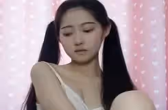 原小姐姐直播平台清純漂亮小嫩妹想要爸爸抱收費直播秀_身材苗條.