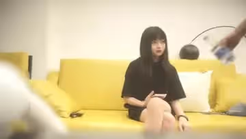 約挺嫩妹子舔奶互摸倒立69口交近距離特寫騎乘猛操無套.