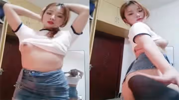 清純校花20歲蜜穴初開 嫩穴濕滑愛液拉絲汁水四濺