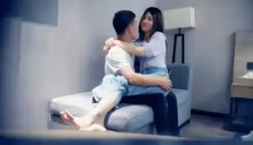 約性感長腿牛仔褲妹子!