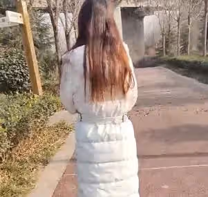 海角社區.偷約嫂子去公園