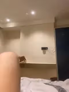 2#带着情趣手铐操逼，骑乘位深插骚穴，张开双腿一顿输出