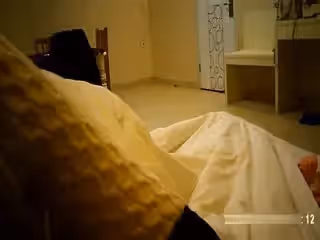最近路邊店查的嚴只好到小旅店電話召雞來了一位身材苗條長髮妹子屋裡太冷了乾的太倉促有點不爽對白有趣