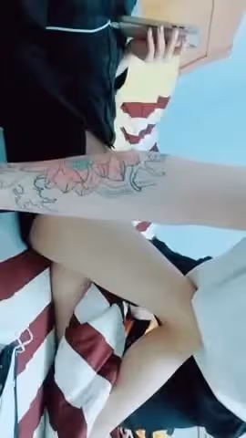 2021 12 20， 【 偷 拍 00后 女 孩 】 ， 粉 嘟 嘟 的 小 嫩 妹