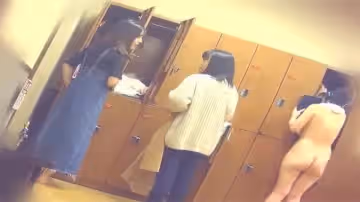 【11月新作】大眾浴場女子更衣室盜撮 人妻たちの無防備な著替えを覗き見