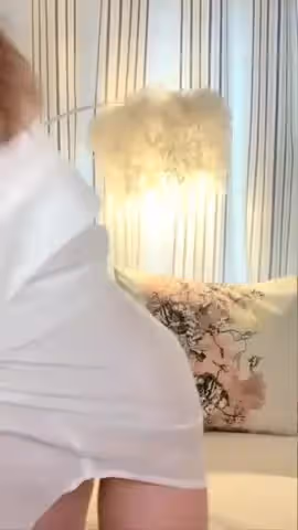 高顏值長相甜美紋身妹子跳蛋自慰秀苗條身材沙發上張開雙腿跳蛋摩擦呻吟